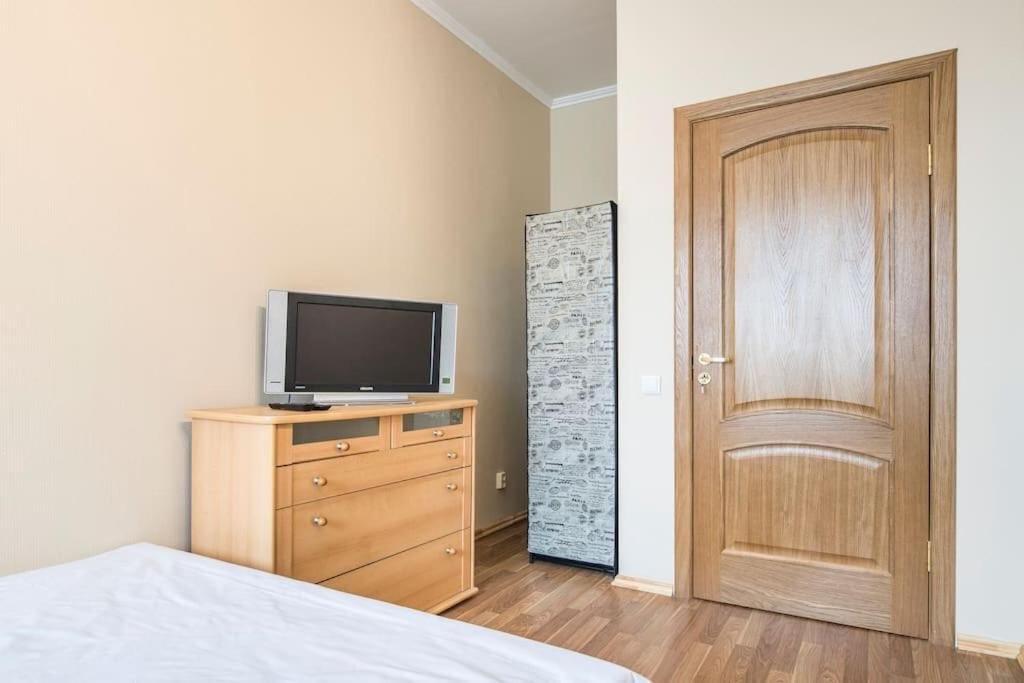 Old Town Apartment Next To Saint Peter'S Church Riga Bagian luar foto