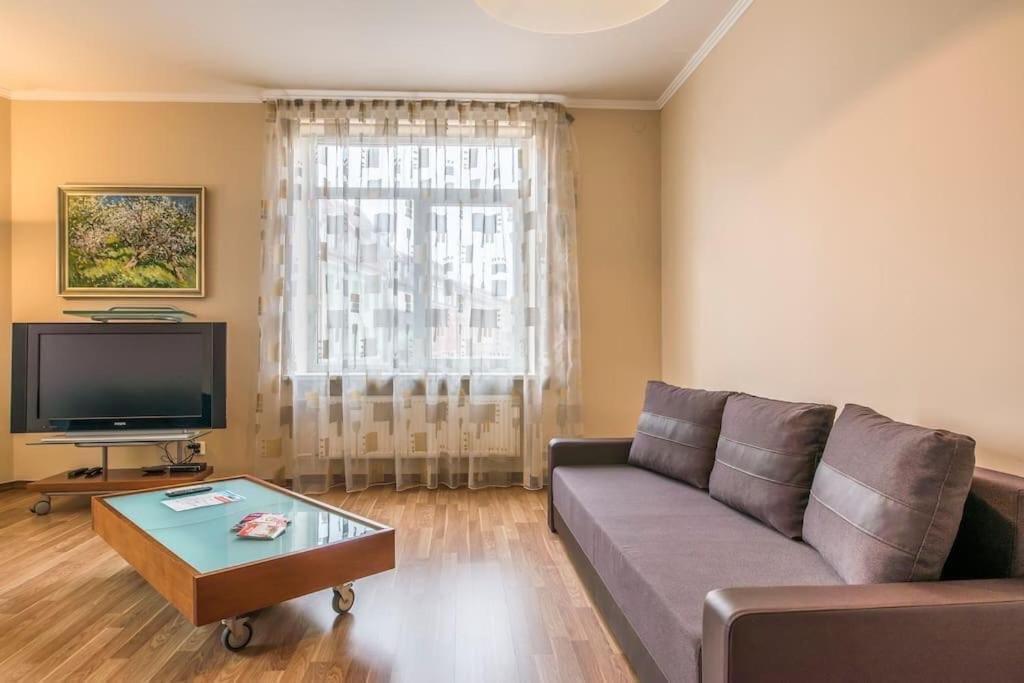 Old Town Apartment Next To Saint Peter'S Church Riga Bagian luar foto
