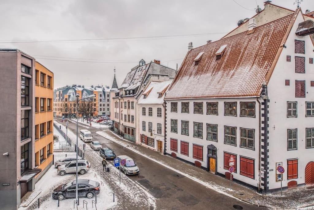 Old Town Apartment Next To Saint Peter'S Church Riga Bagian luar foto